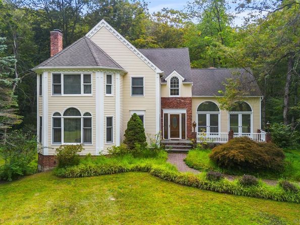 5 Hidden Brook Drive, Brookfield CT 06804