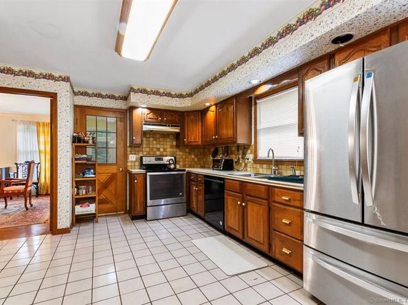 5 Hidden Brook Drive, Brookfield CT 06804