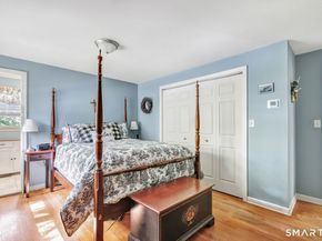 21 Overlook Place, Trumbull CT 06611