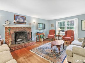 21 Overlook Place, Trumbull CT 06611