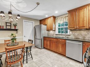 21 Overlook Place, Trumbull CT 06611
