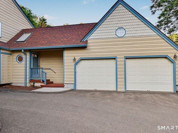 55 Jardin Circle 55, Shelton CT 06484