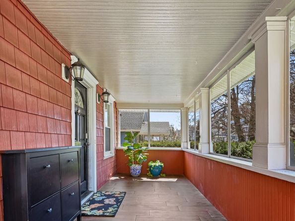 105 Knickerbocker Avenue, Stamford CT 06907