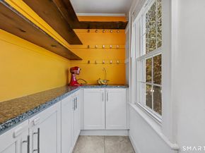 105 Knickerbocker Avenue, Stamford CT 06907