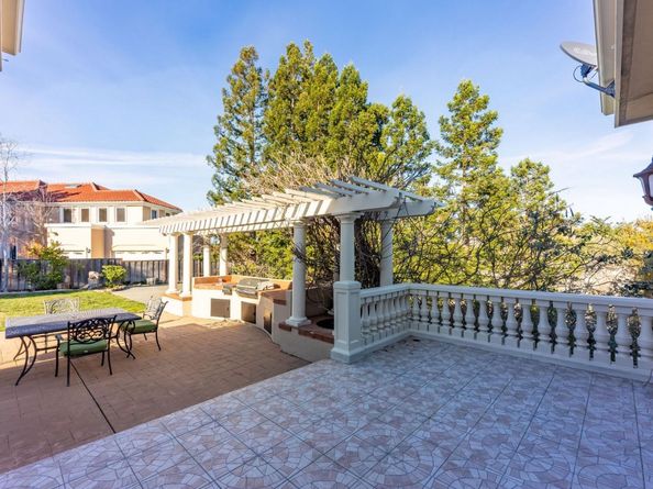 2496 Butternut Drive, Hillsborough CA 94010