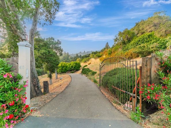 411 Hecker Pass Road, Watsonville CA 95076