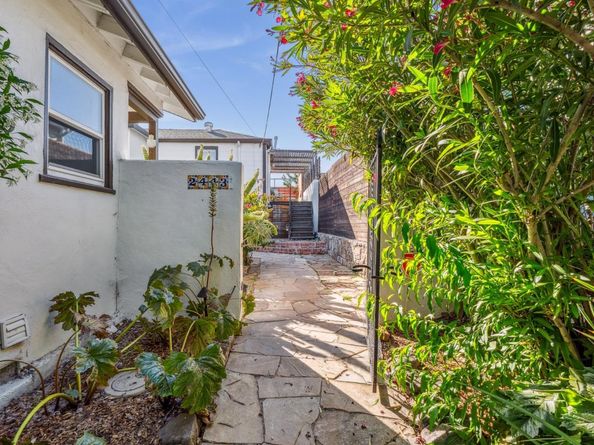 2443-2445 24th Avenue, Oakland CA 94601