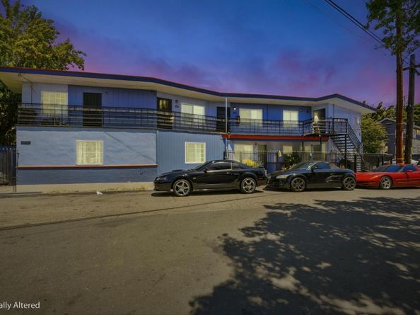 3050 Davis Street, Oakland CA 94601