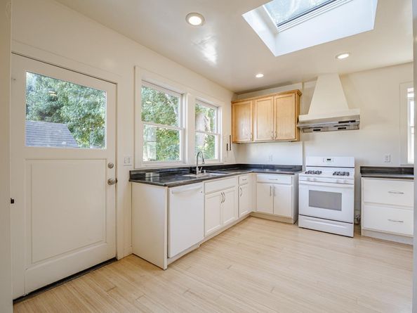 807 Laurel Street, Santa Cruz CA 95060