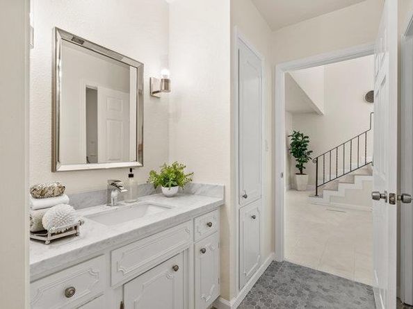 18400 Overlook Road 19, Los Gatos CA 95030