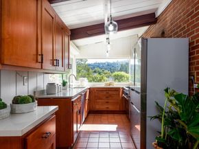 66 Hilltop, San Carlos CA 94070