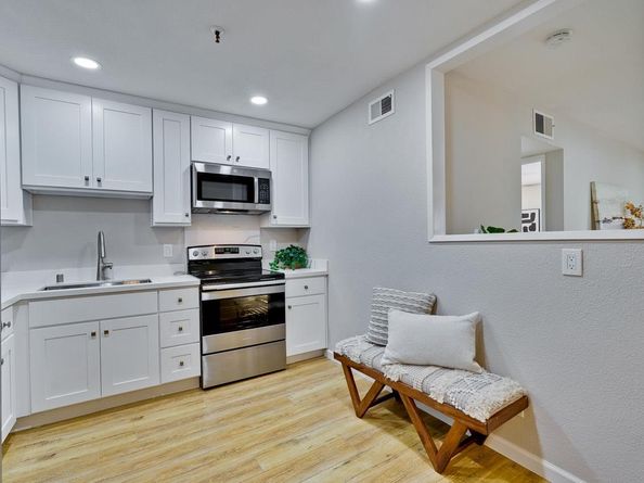 49 Showers Drive J317, Mountain View CA 94040