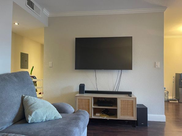303 Tradewinds Drive 10, San Jose CA 95123