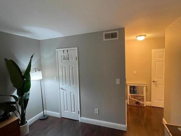 303 Tradewinds Drive 10, San Jose CA 95123