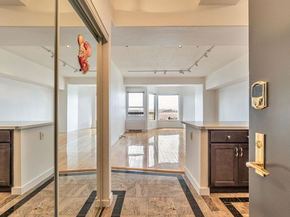 6363 Christie Avenue 2122, Emeryville CA 94608