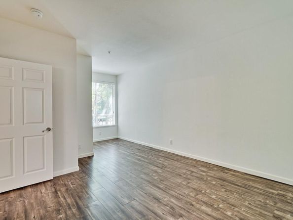 951 S 12th Street 102, San Jose CA 95112