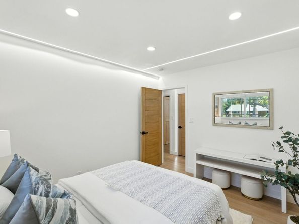 1406 Hollenbeck Avenue, Sunnyvale CA 94087