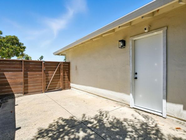 1406 Hollenbeck Avenue, Sunnyvale CA 94087