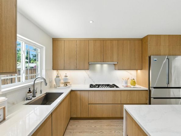 1406 Hollenbeck Avenue, Sunnyvale CA 94087