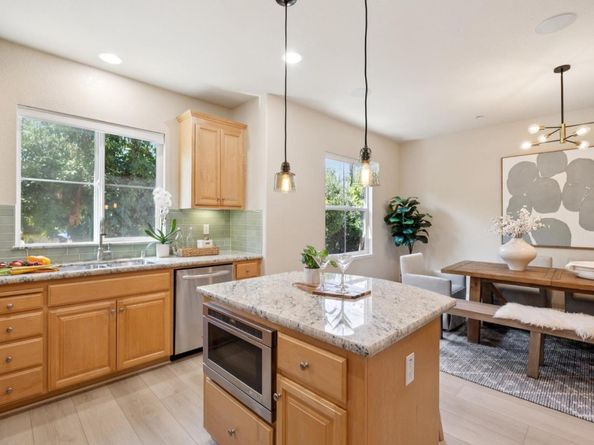 493 Magritte Way, Mountain View CA 94041