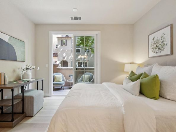 493 Magritte Way, Mountain View CA 94041