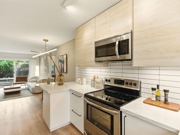 415 Oak Avenue, Redwood City CA 94061