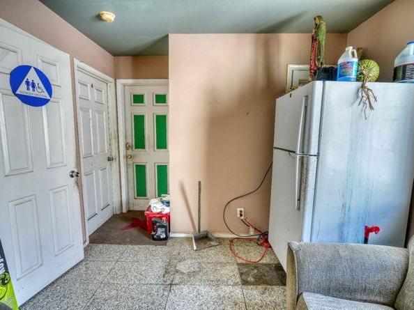 1887 Oakdale Avenue, San Francisco CA 94124