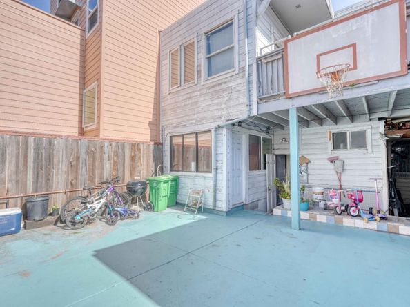 1887 Oakdale Avenue, San Francisco CA 94124