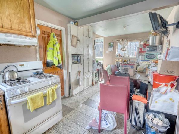 1887 Oakdale Avenue, San Francisco CA 94124