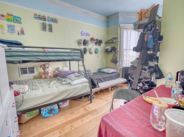 1887 Oakdale Avenue, San Francisco CA 94124