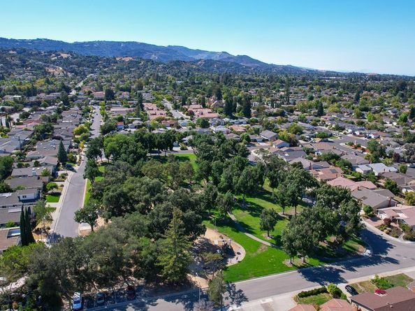 11510 Bianchini Lane, Cupertino CA 95014