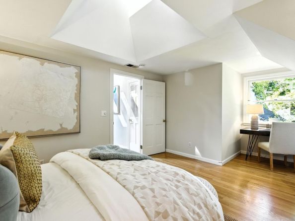 253 Seale Avenue, Palo Alto CA 94301