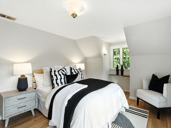253 Seale Avenue, Palo Alto CA 94301