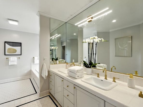 253 Seale Avenue, Palo Alto CA 94301