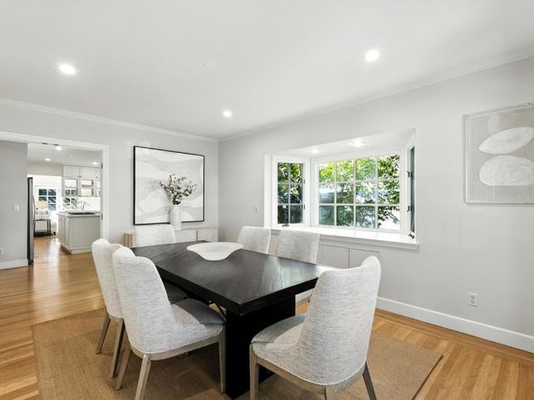 253 Seale Avenue, Palo Alto CA 94301