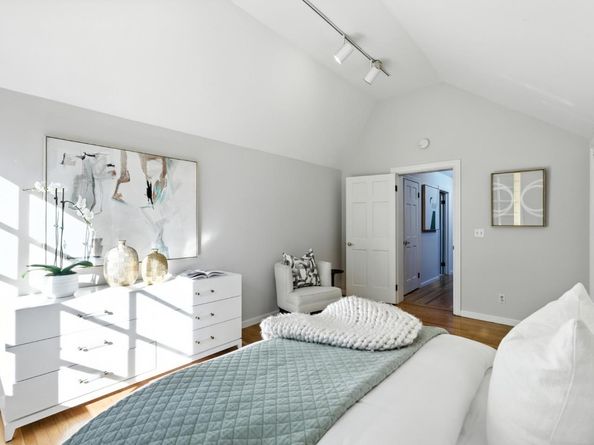 253 Seale Avenue, Palo Alto CA 94301