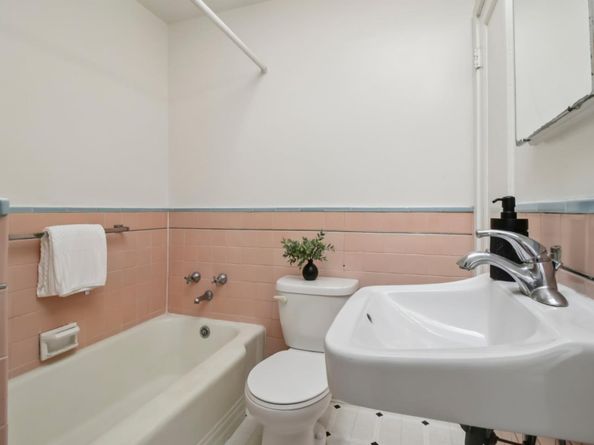 291 Roosevelt Avenue, Daly City CA 94014
