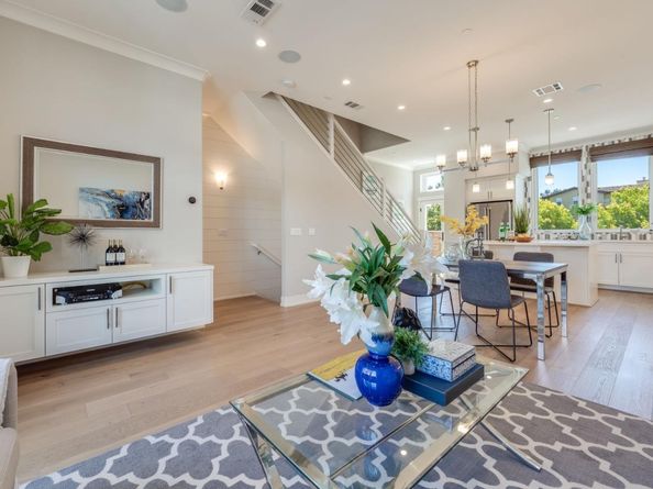 657 E Evelyn Avenue, Sunnyvale CA 94086