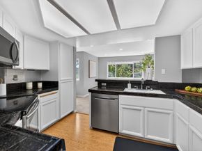 22103 Vista Del Plaza Lane 22, Hayward CA 94541