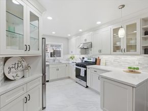 22835 Poplar Grove Square, Cupertino CA 95014