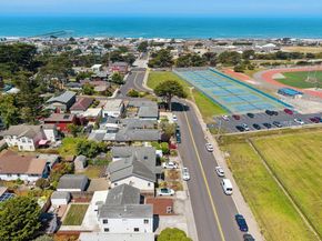 330 Paloma Avenue, Pacifica CA 94044
