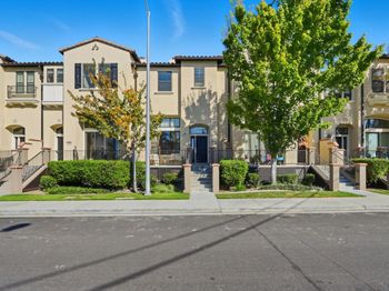 1465 Isabella Street