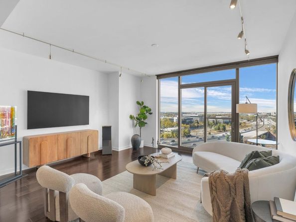 38 Almaden 1413, San Jose CA 95110