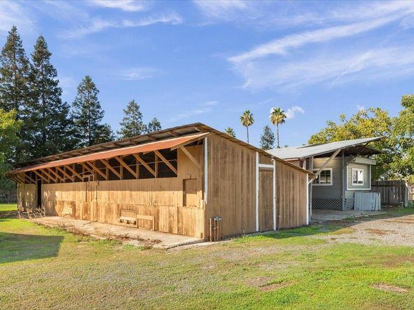 980 E Middle Avenue, San Martin CA 95046