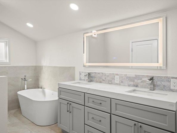 980 E Middle Avenue, San Martin CA 95046