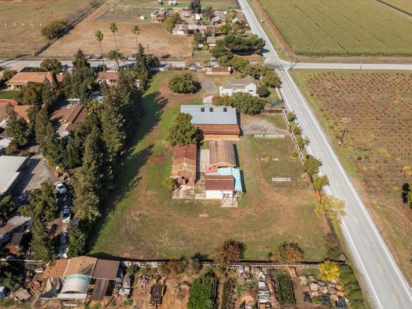 980 E Middle Avenue, San Martin CA 95046