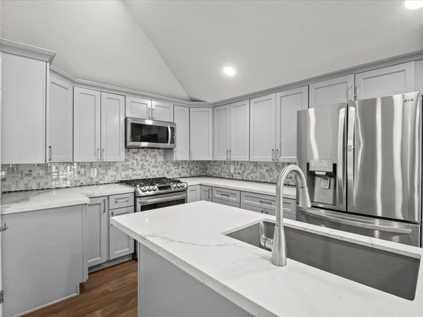 980 E Middle Avenue, San Martin CA 95046