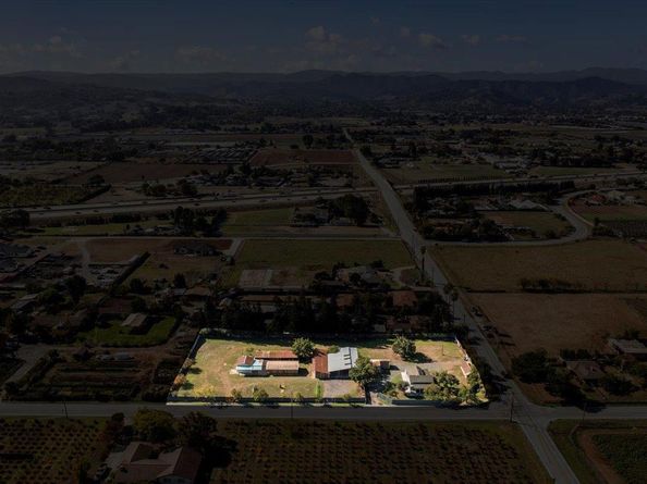 980 E Middle Avenue, San Martin CA 95046