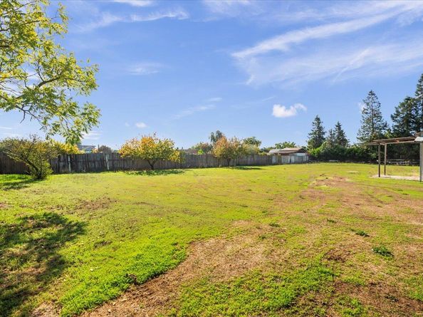 980 E Middle Avenue, San Martin CA 95046