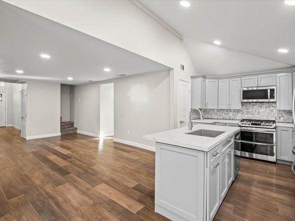 980 E Middle Avenue, San Martin CA 95046